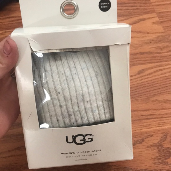 Women’s rain boots - Picture 3 of 4